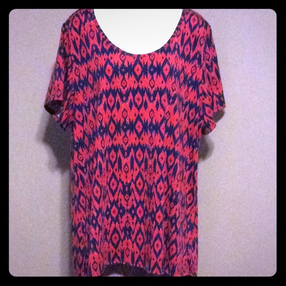 LuLaRoe Tops - LuLaRoe Classic T Multicolored Shirt. Size 3XL.
